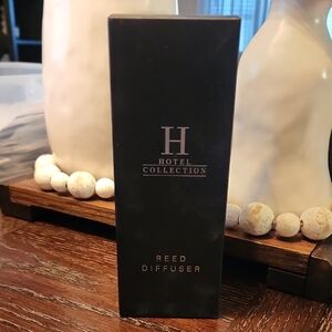NIB Hotel Collection Reed Diffuser - Black Packaging